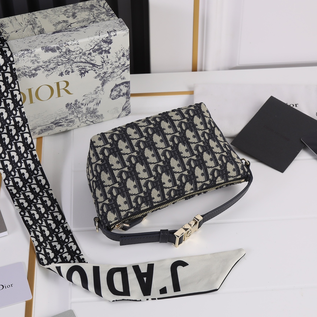 Replica Dior Small Drtravel Nomad Pouch