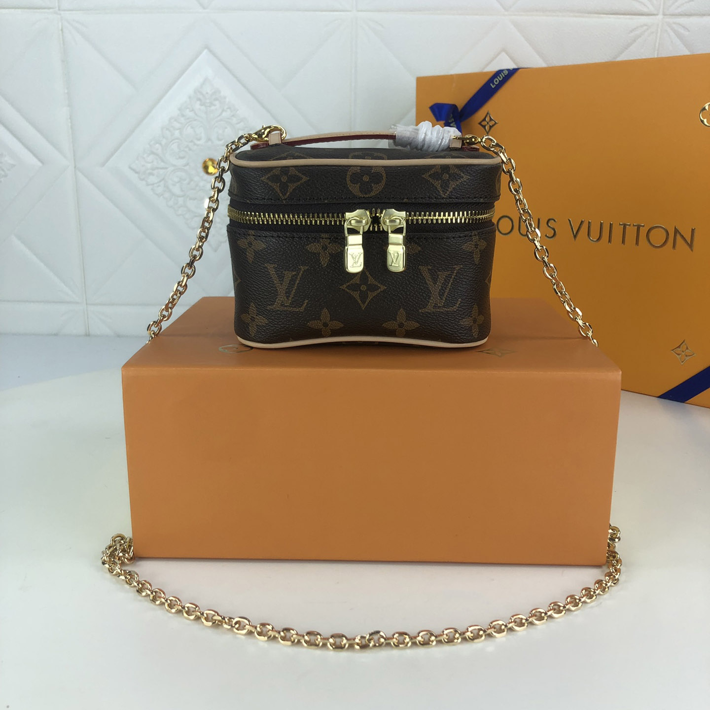 Replica Louis Vuitton Nice Vanity Make Up