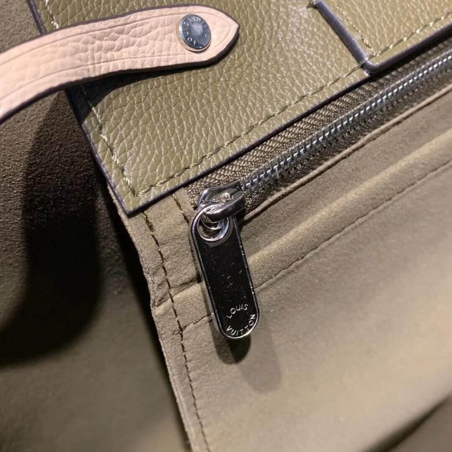 Replica Louis Vuitton Calfskin Leather Lockme Bucket M55439