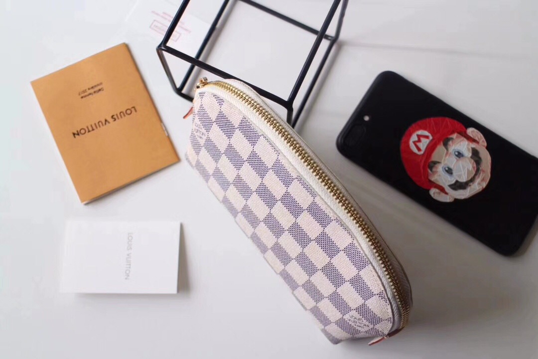 Replica Louis Vuitton Cosmetic Pouch M47515