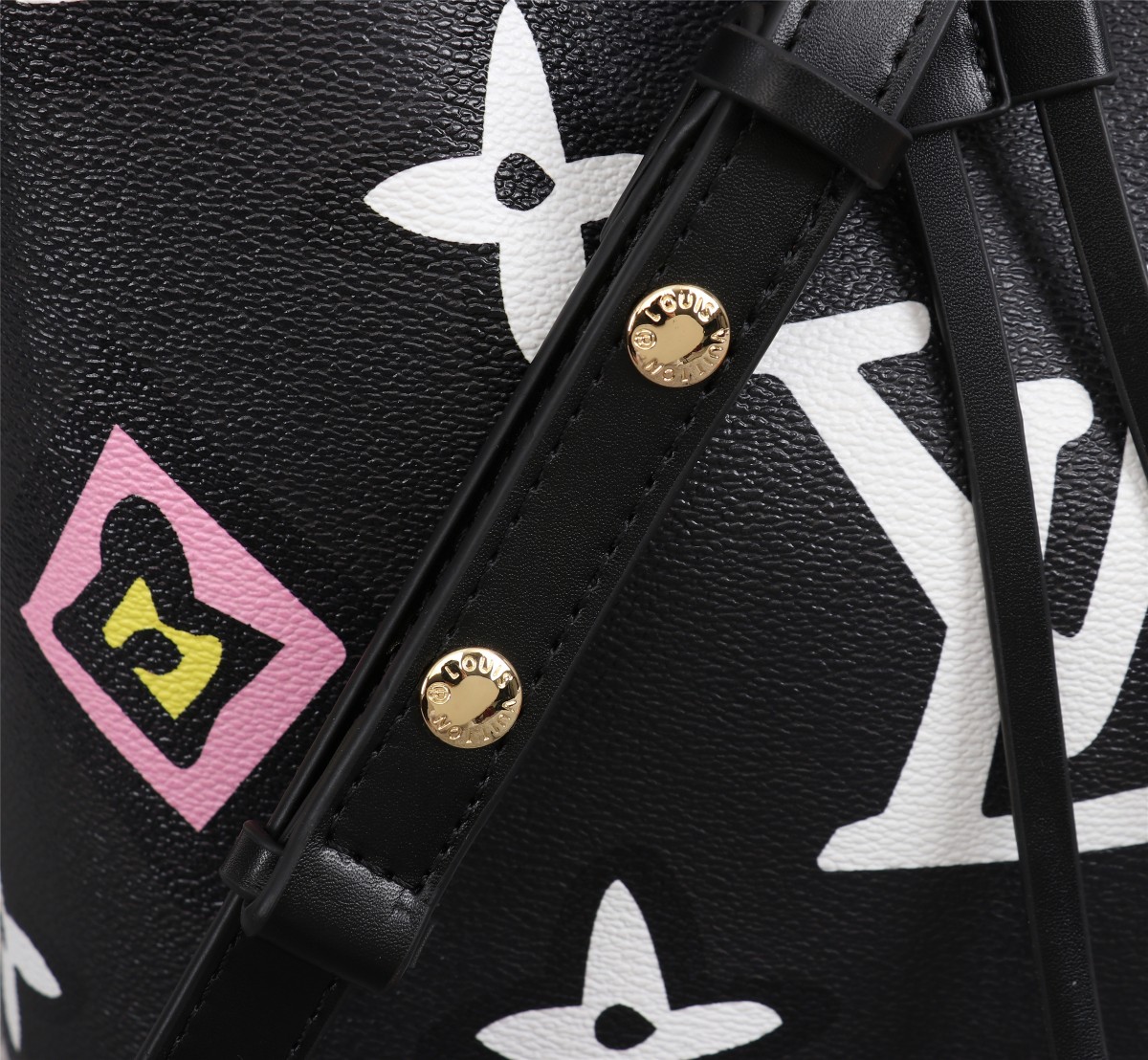 Replica Louis Vuitton Neonoe Mm Bucket Bag Black/White