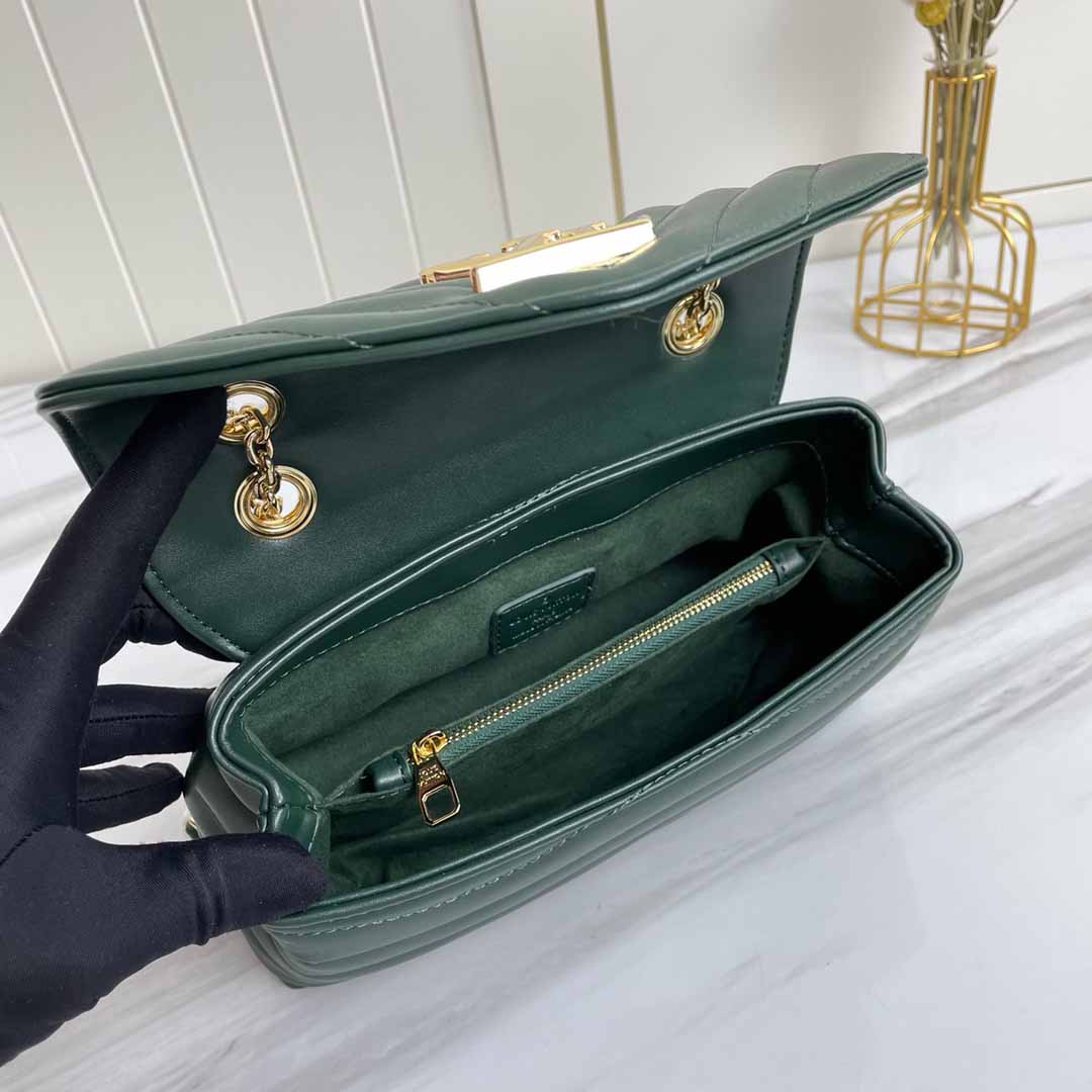 Replica Louis Vuitton New Wave Chain Tote M53937