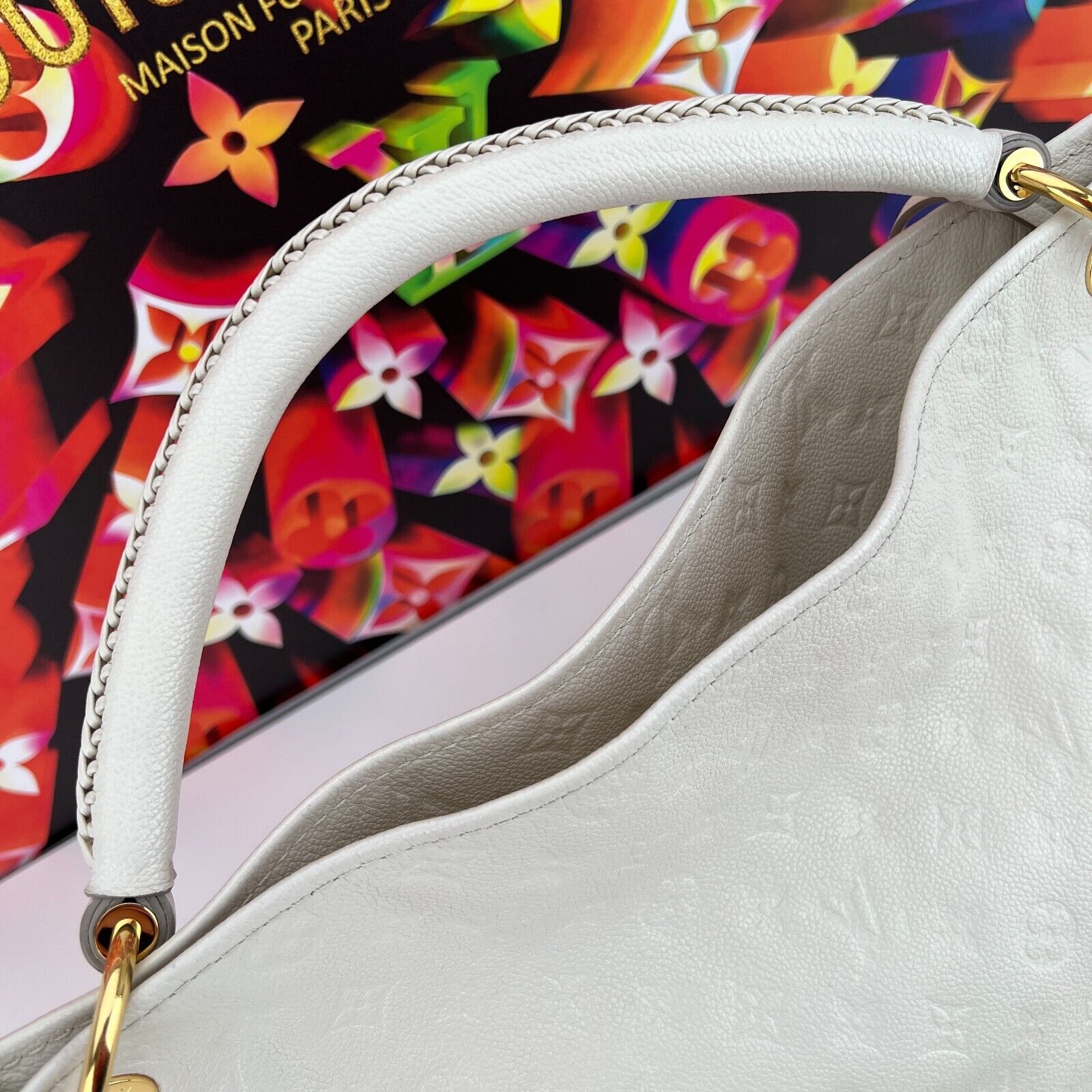Replica Louis Vuitton Artsy Mm Classic Monogram Empreinte Mbossed White Leather Shoulder Bag M93449