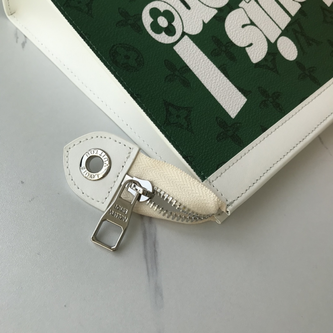 Replica Louis Vuitton Pochette Voyage Mm M30423