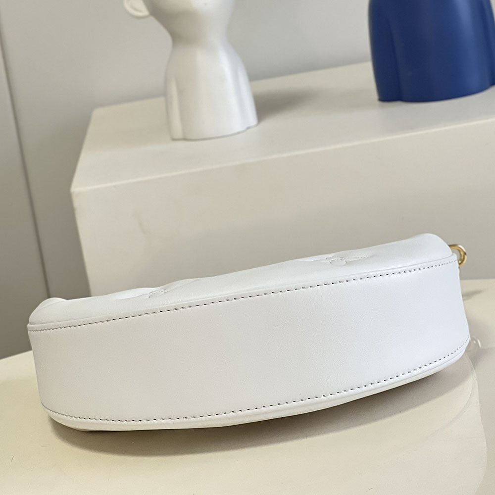 Replica Louis Vuitton Aaa- Over The Moon