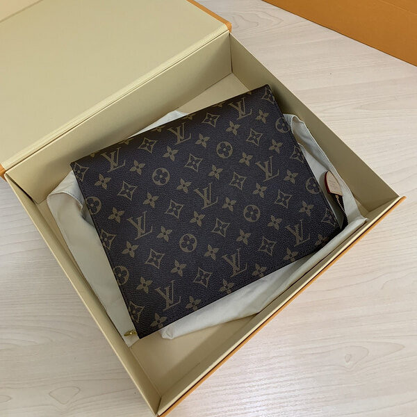 Replica Louis Vuitton Toiletry Pouch 26 M47542