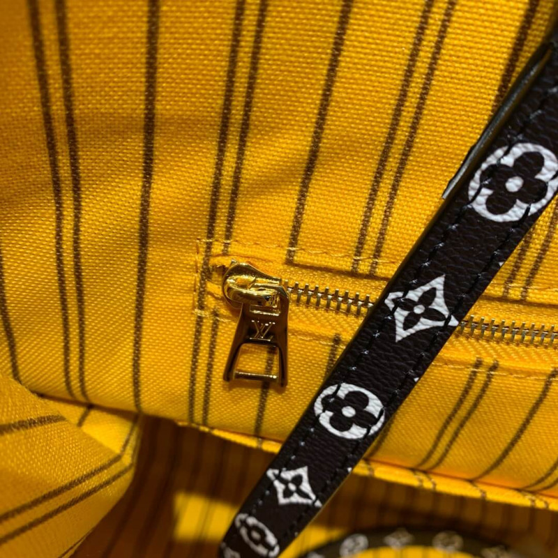 Replica Louis Vuitton Onthego M44674 Black/Caramel