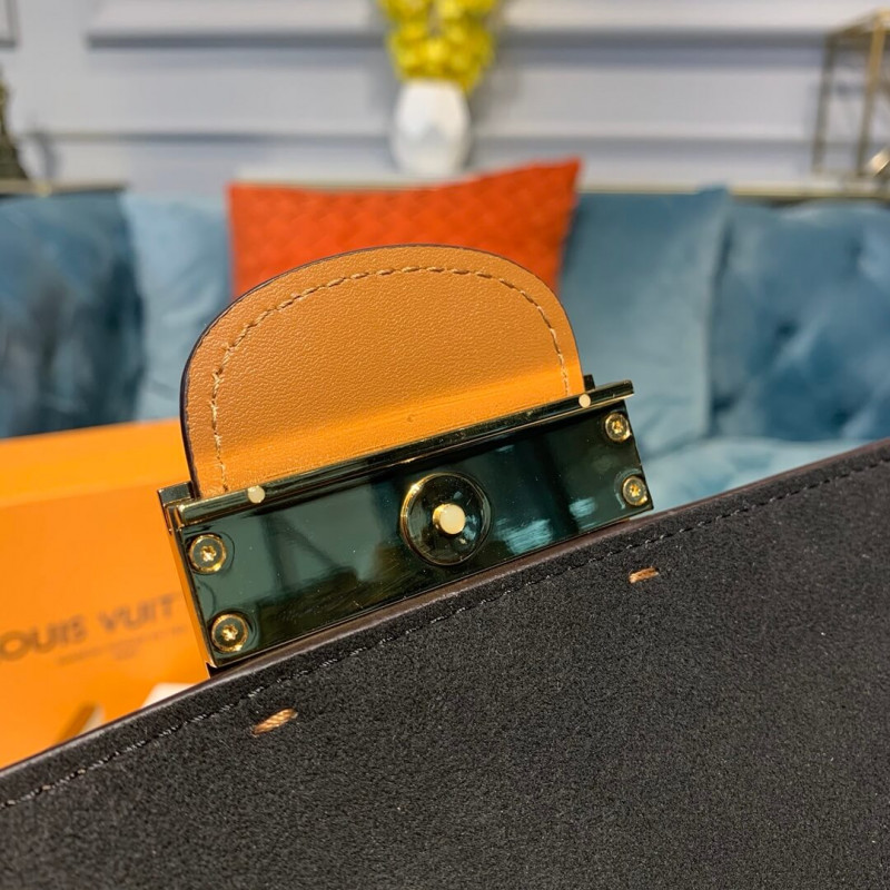 Replica Louis Vuitton Dauphine Mm M44392