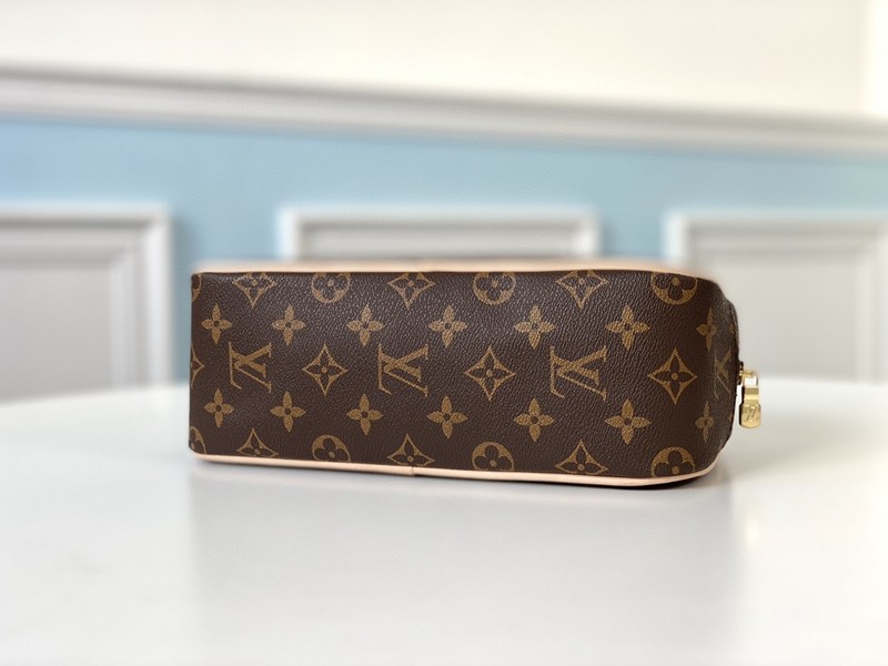 Replica Louis Vuitton Toiletry Bag 25 M47527