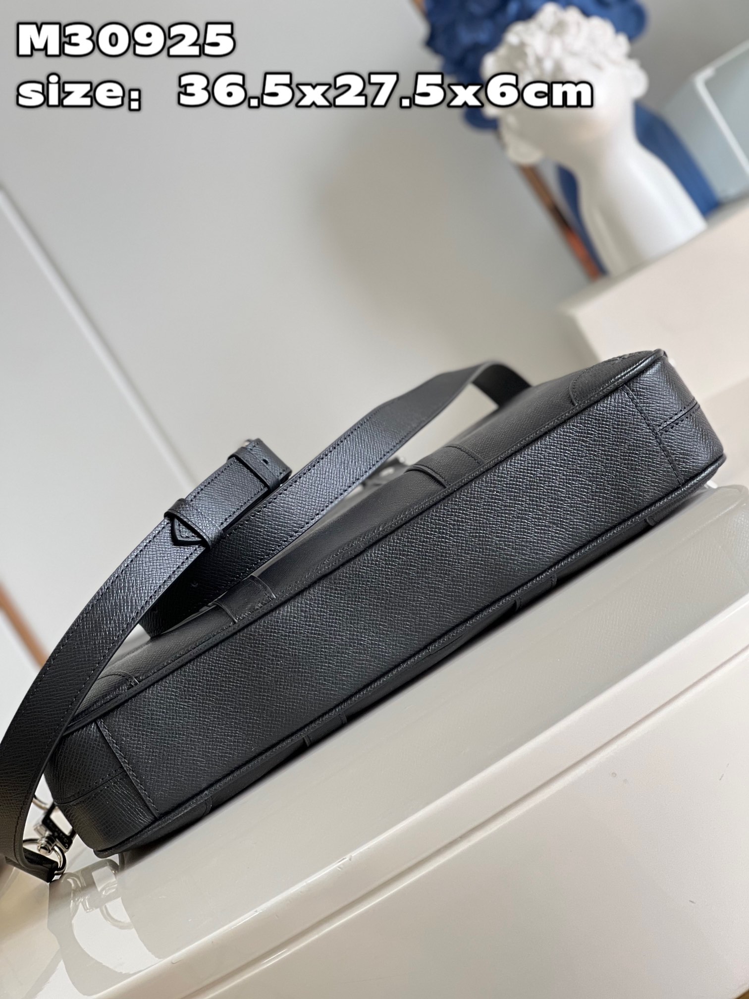 Louis Vuitton Porte-Documents Voyage PM M30925