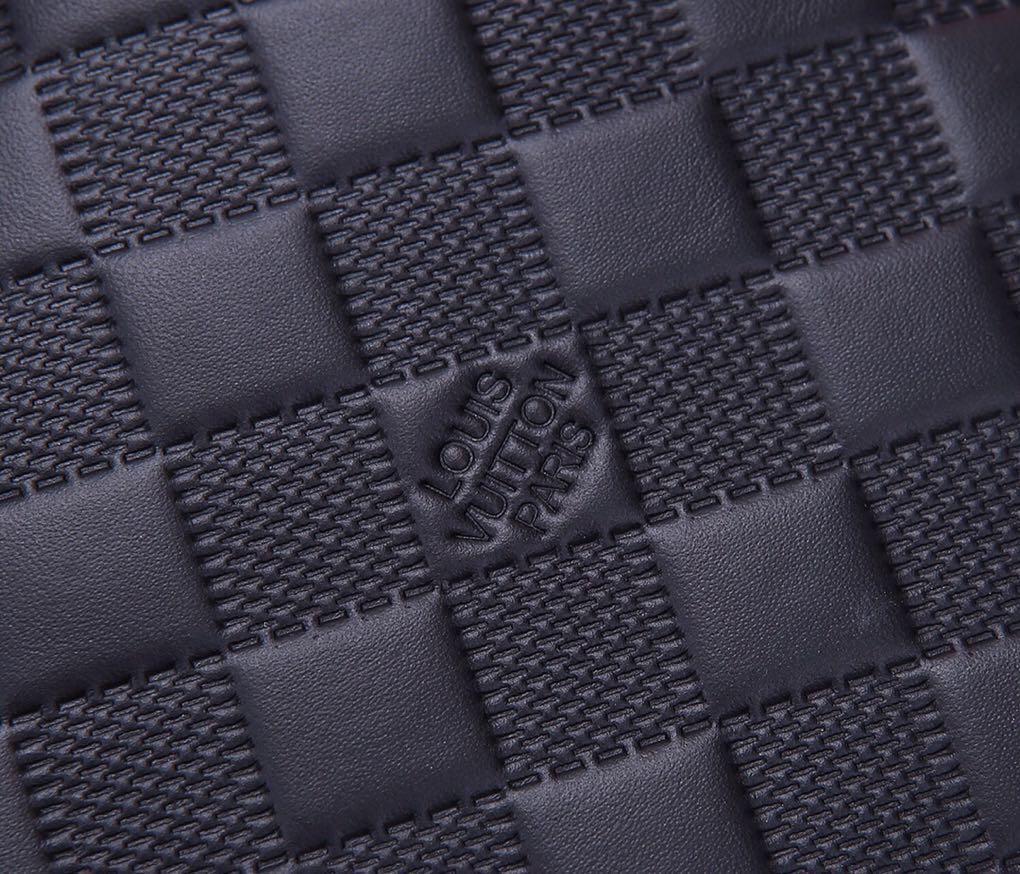 Replica Louis Vuitton Avenue Sling Bag Black N41720