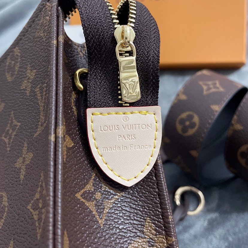 Replica Louis Vuitton Classic Monogram Pouch K01