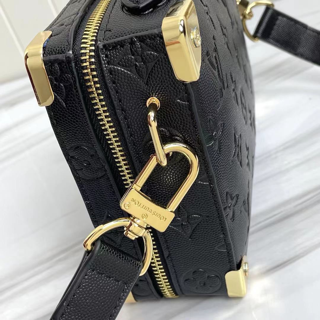 Replica Louis Vuitton Collaboration Handle Trunk