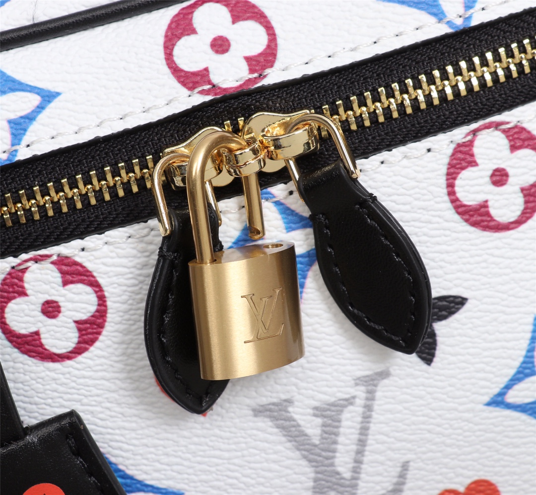 Replica Louis Vuitton Game On Vanity Pm M57482 Black/White