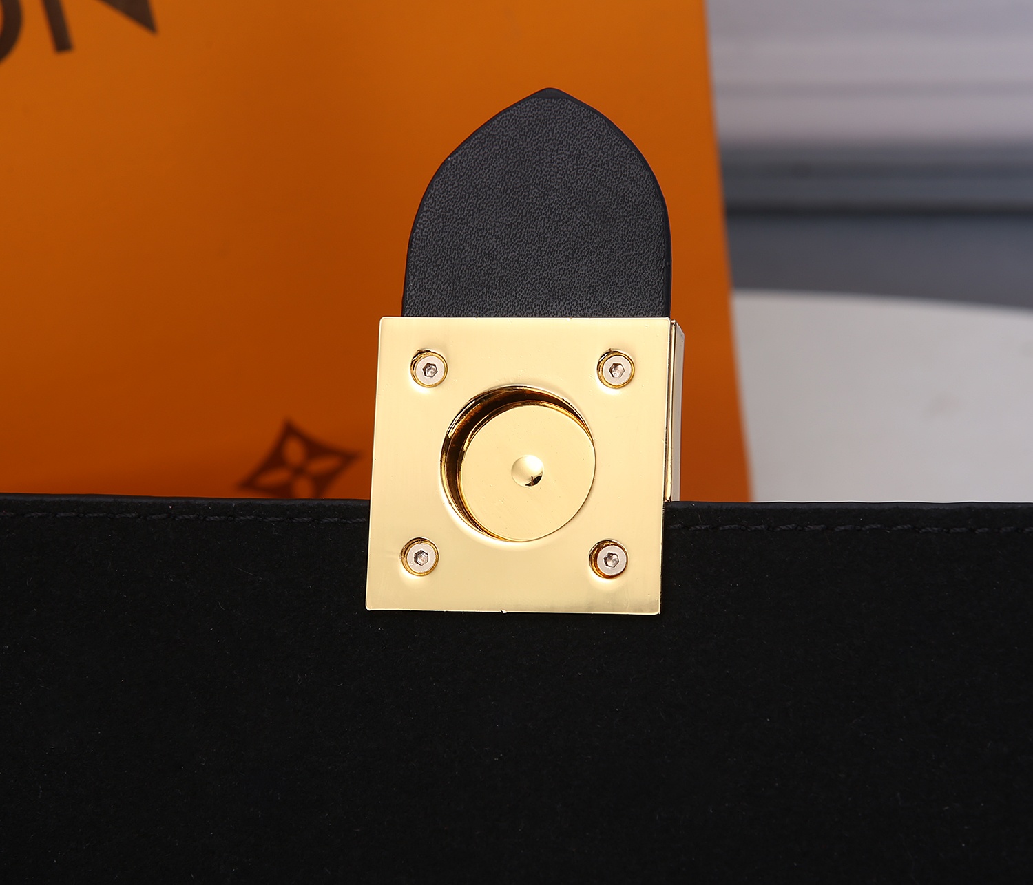 Replica Louis Vuitton Locky Bb 44141/44322