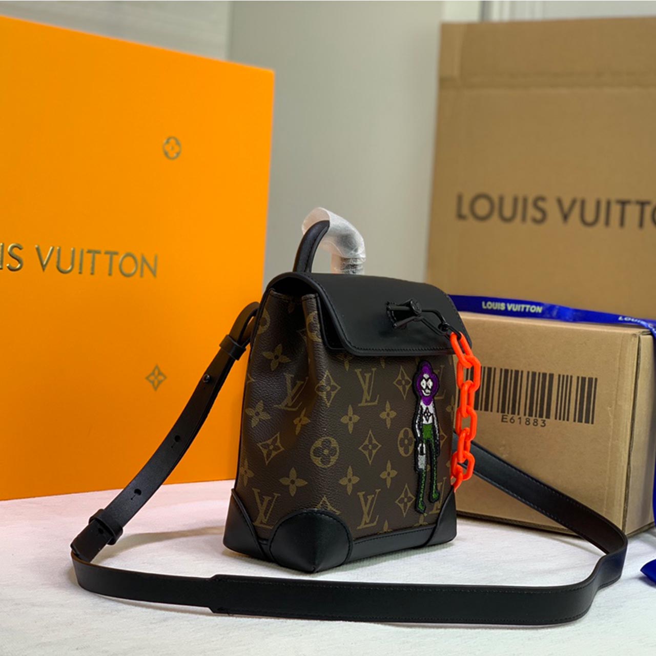 Replica Louis Vuitton Zoooom With Friends M50991