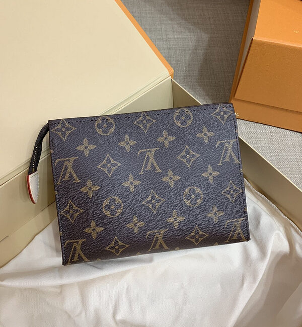 Replica Louis Vuitton Toiletry Pouch 19 M47544