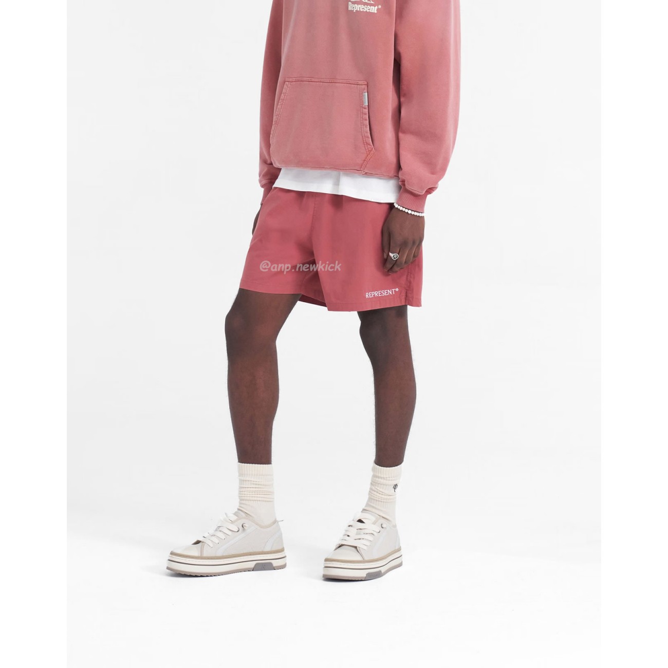 Represent logo-embroidered Bermuda Shorts