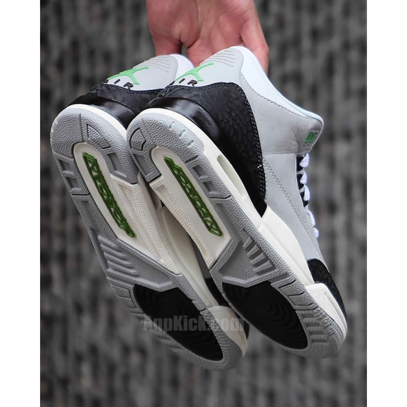 Air Jordan 3 Tinker Chlorophyll / Air Trainer 1 136064-006