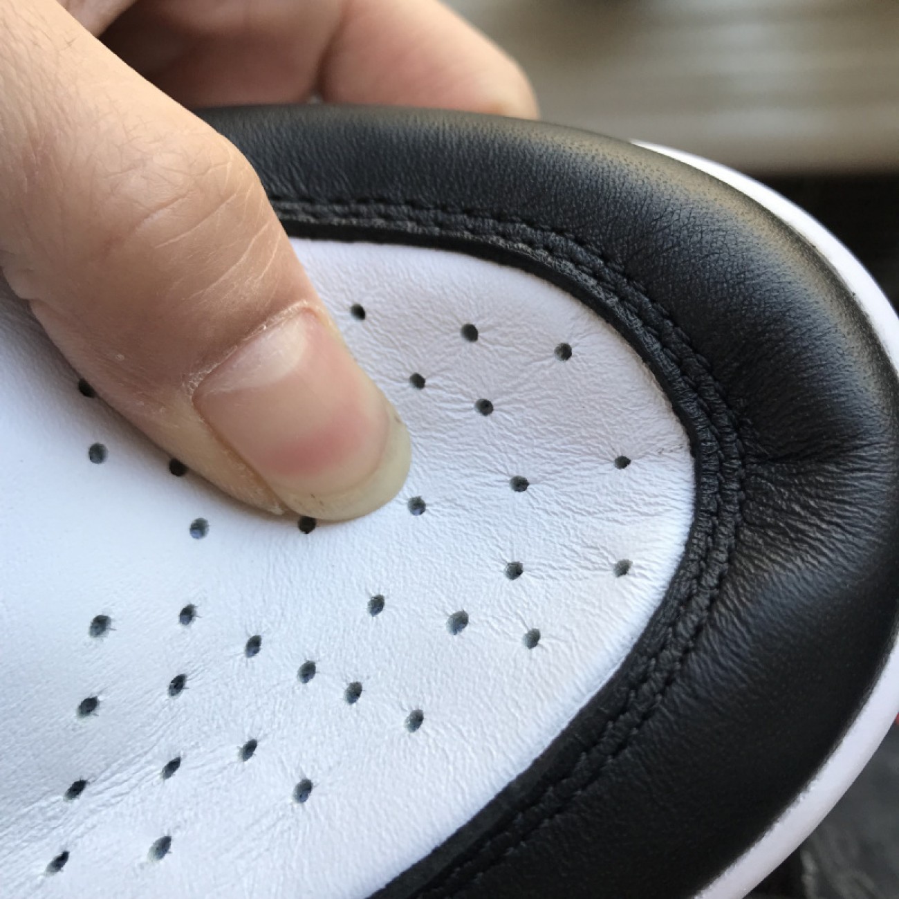 Air jordan 1 Black Toe OG AJ1 555088-184