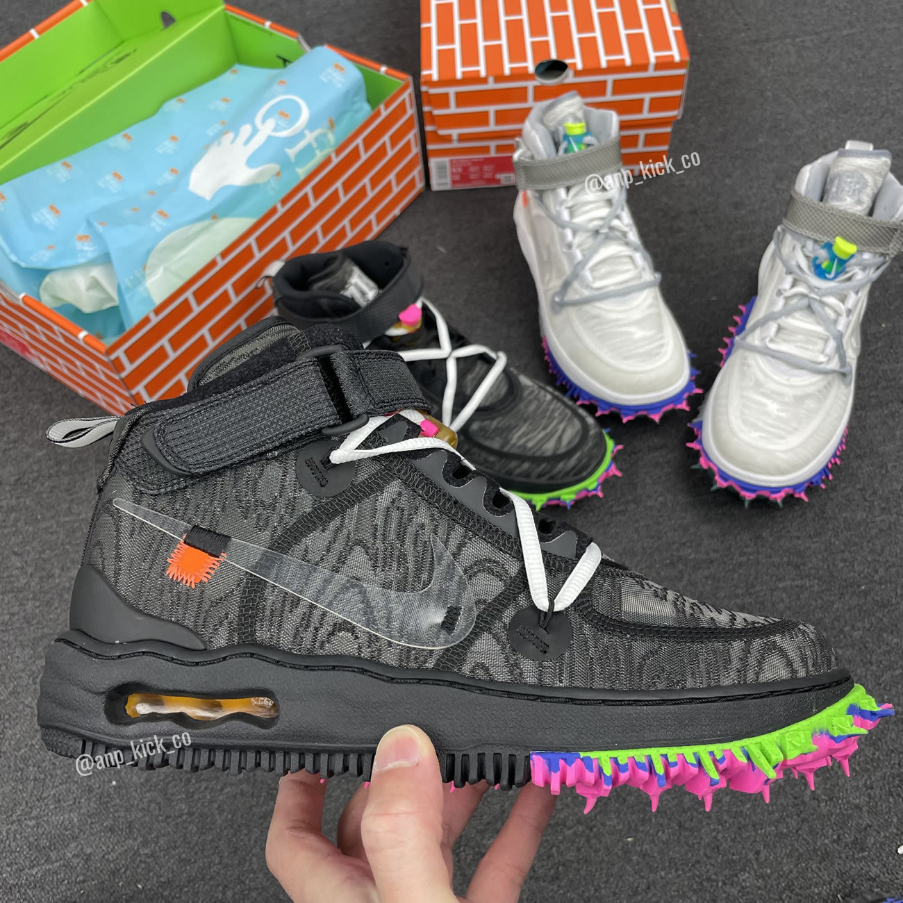 Off-White x Nike Air Force 1 Mid Black DO6290-001 White DO6290-100