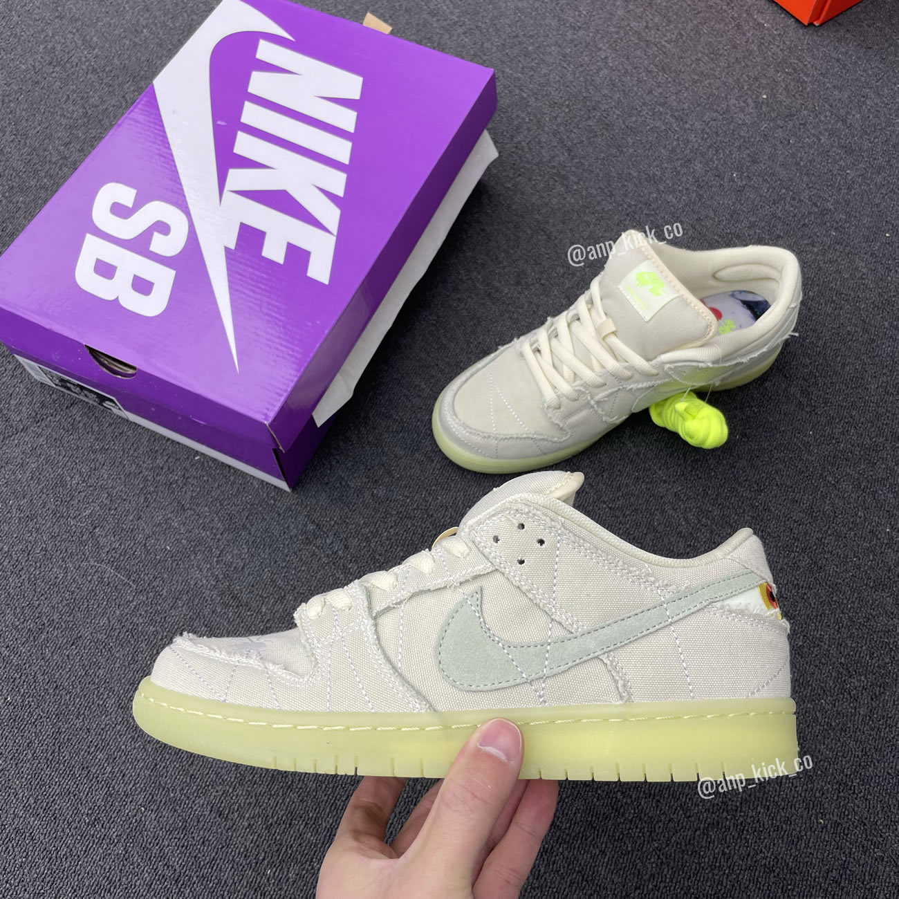 Nike SB Dunk Low Mummy DM0774-111