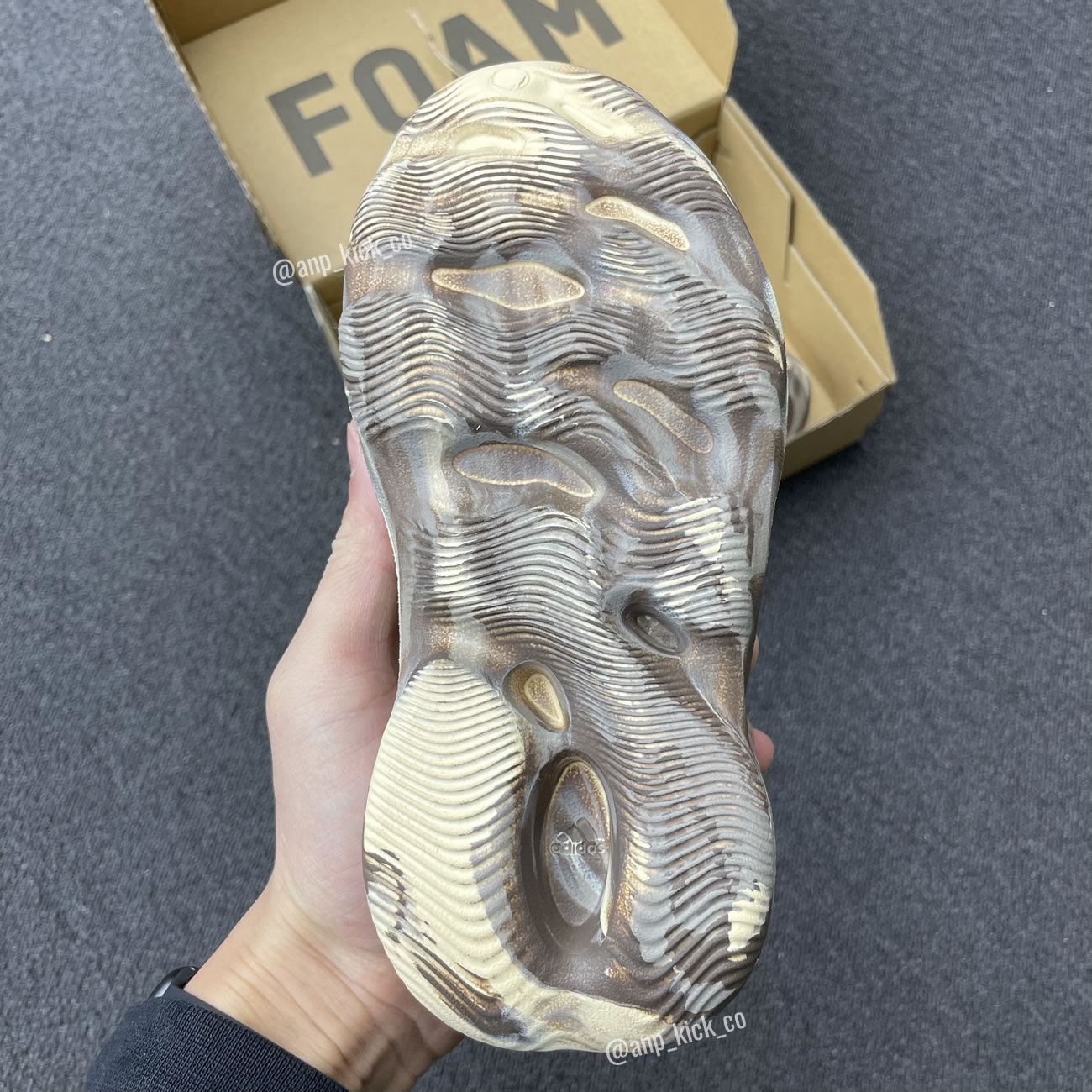 adidas Yeezy Foam RNNR MX Sand Grey GY3970 Mineral Blue GX8506 MX Cream Clay GX8802 Vermillion Red GX1136 (Kids)