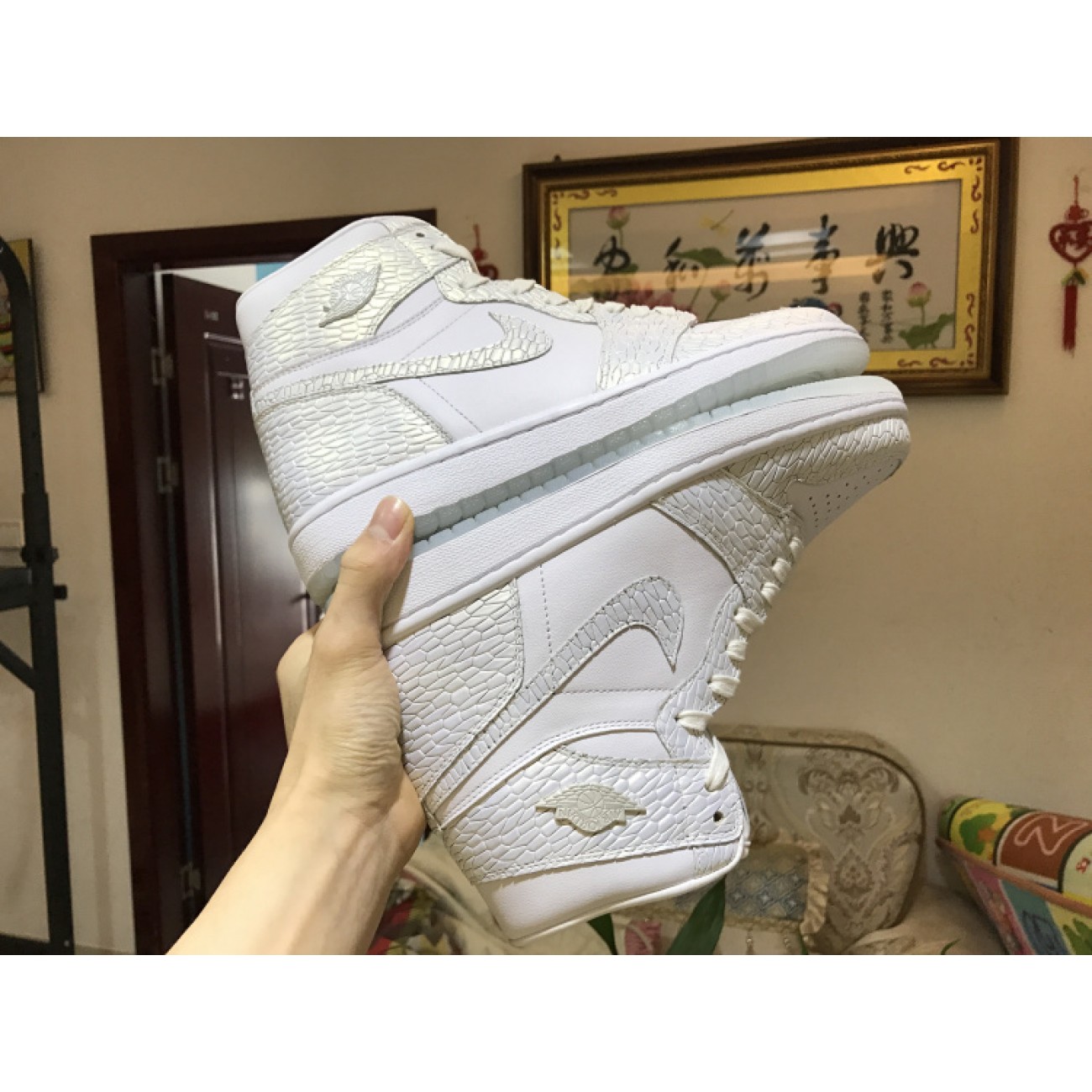 Air Jordan 1 Retro High GS Pearl White 832596-100