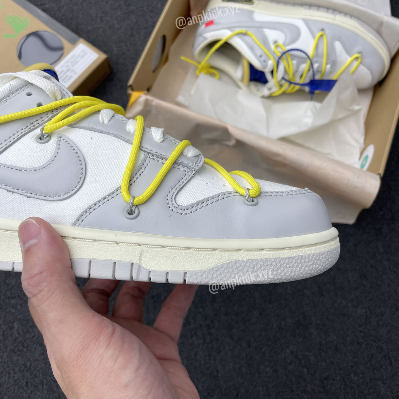 Off-White x Nike SB Dunk Low The 27 Of 50 Sail/Neutral Grey DM1602-120