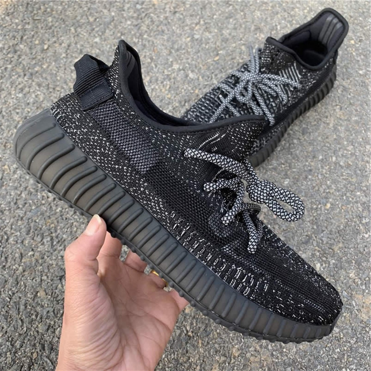 adidas Yeezy Boost 350 V2 Static Refective Triple Black Venom EF2367