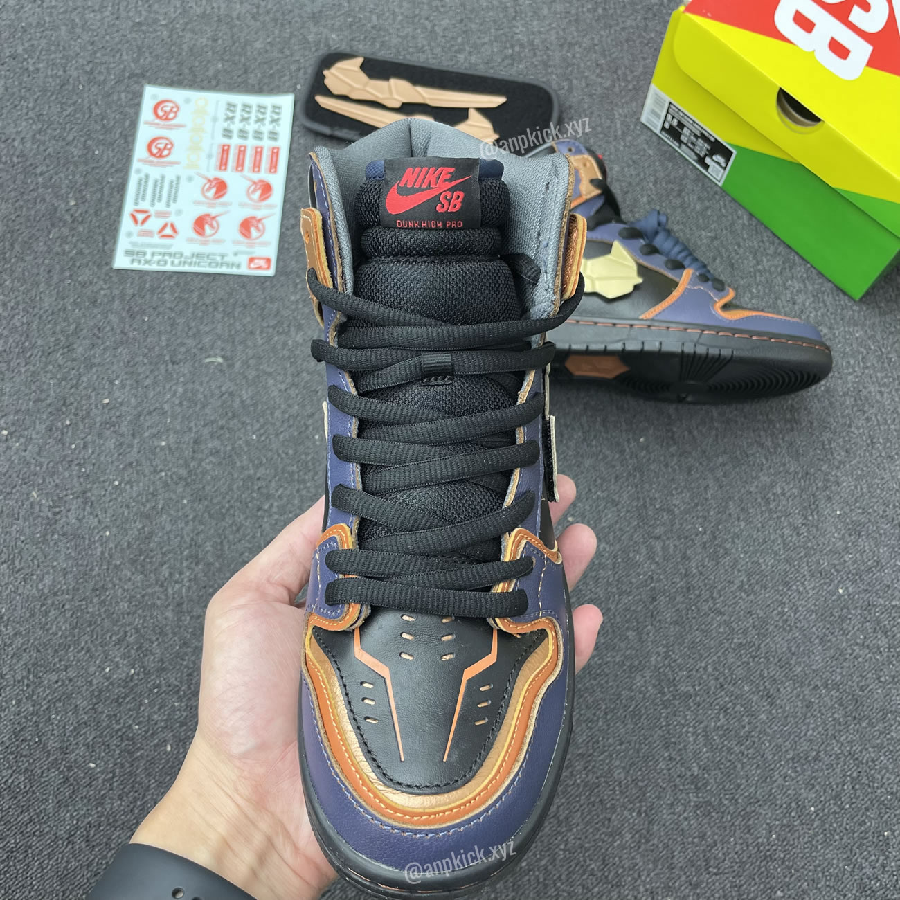 Gundam x Nike SB Dunk High Banshee DH7717-400