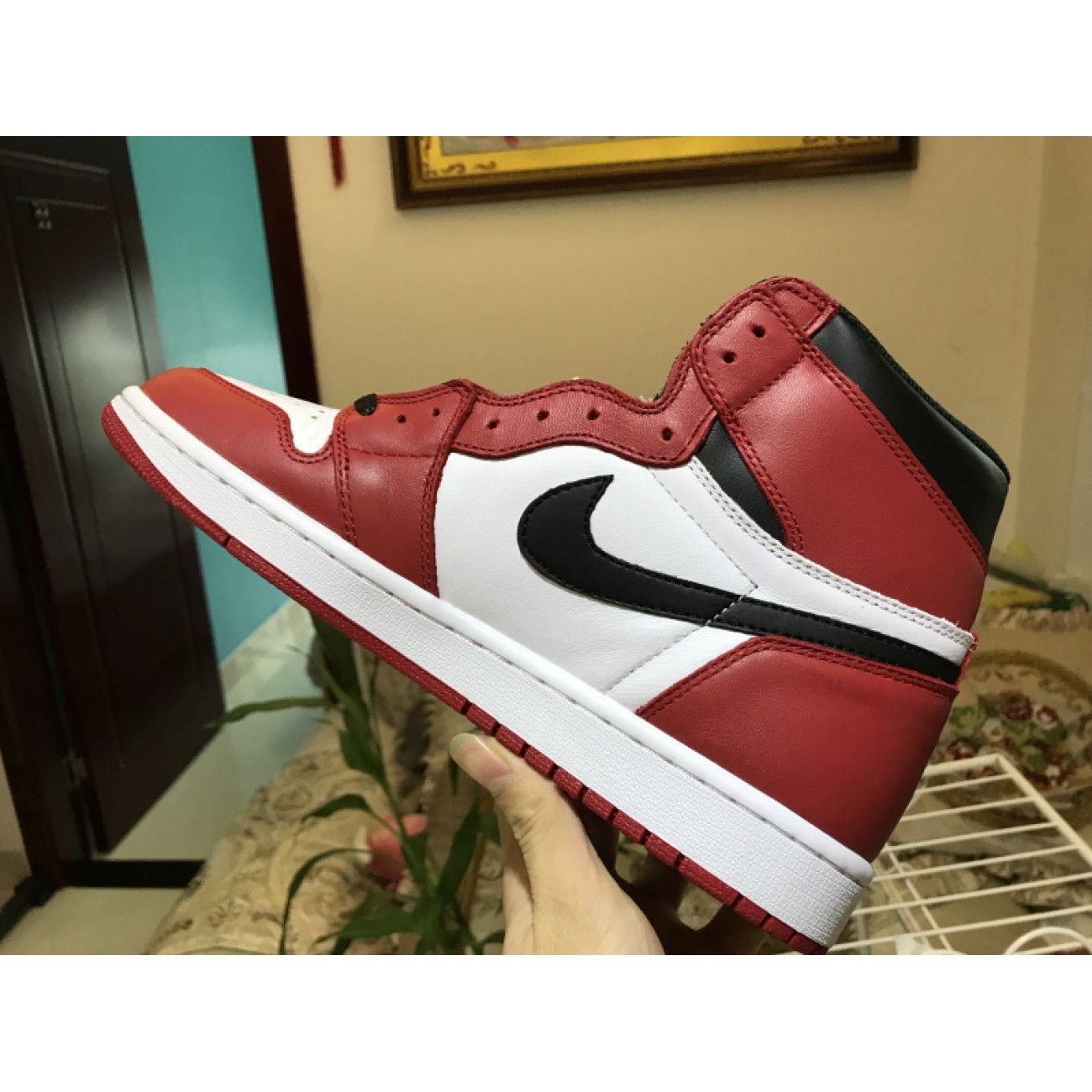 Air Jordan 1 Retro High OG Chicago 555088-101