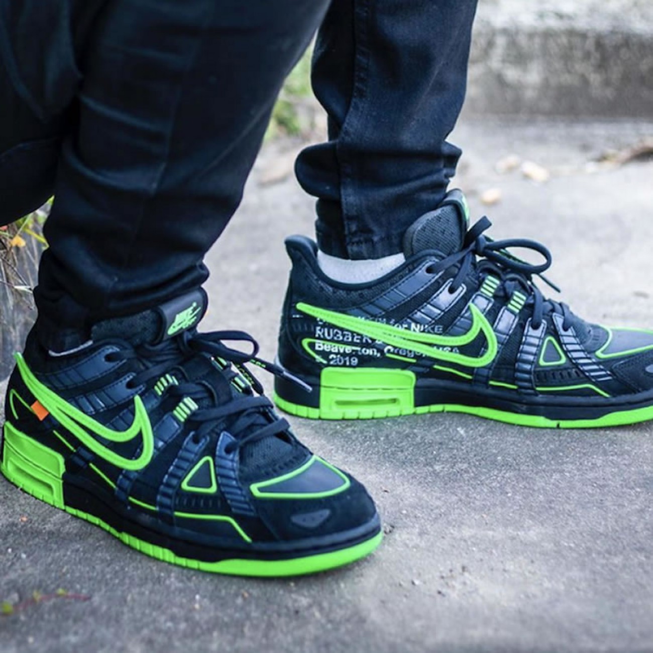 Off-White x Nike Air Rubber Dunk Green Strike Release Date CU6015-001