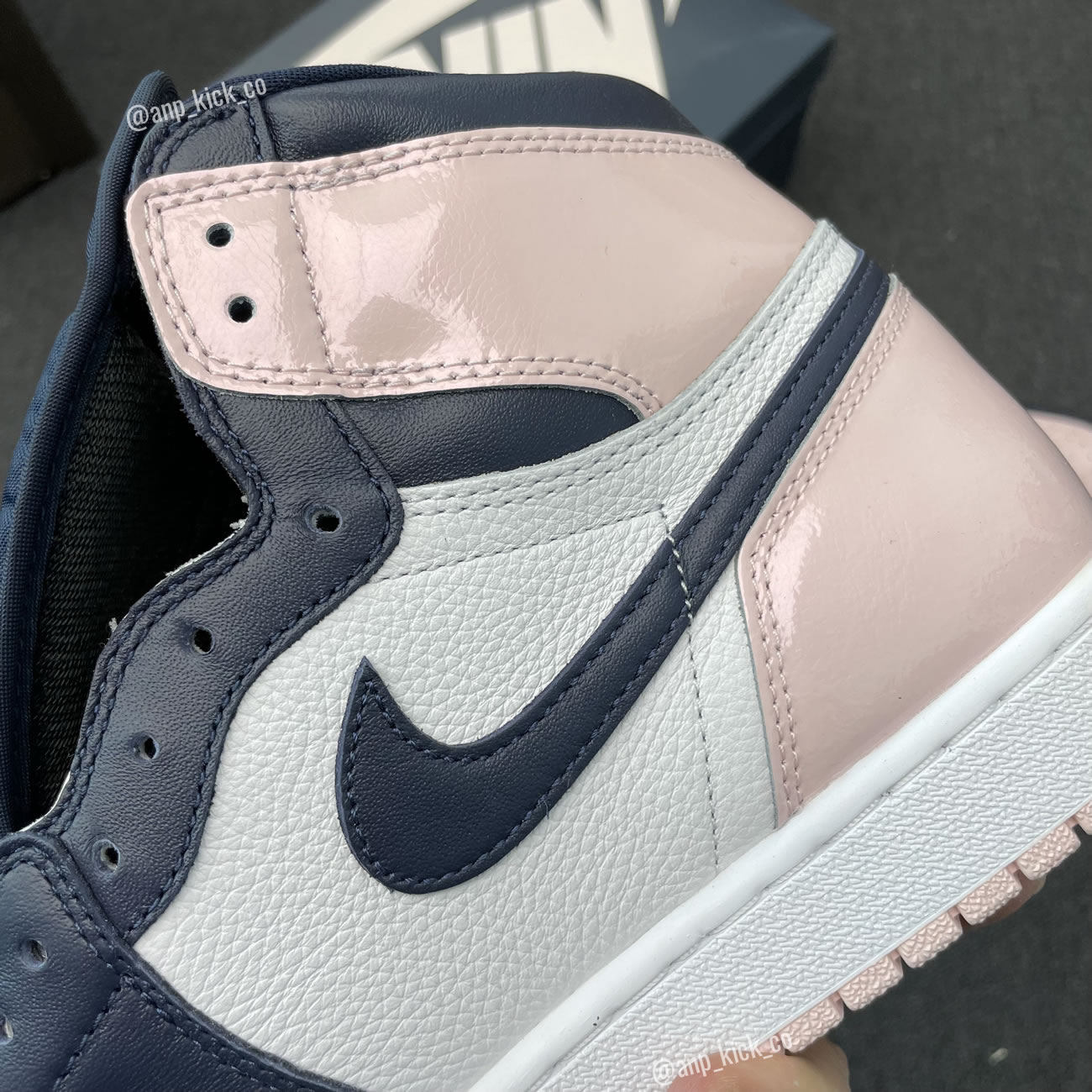 Air Jordan 1 High Wmn's Atmosphere DD9335-641