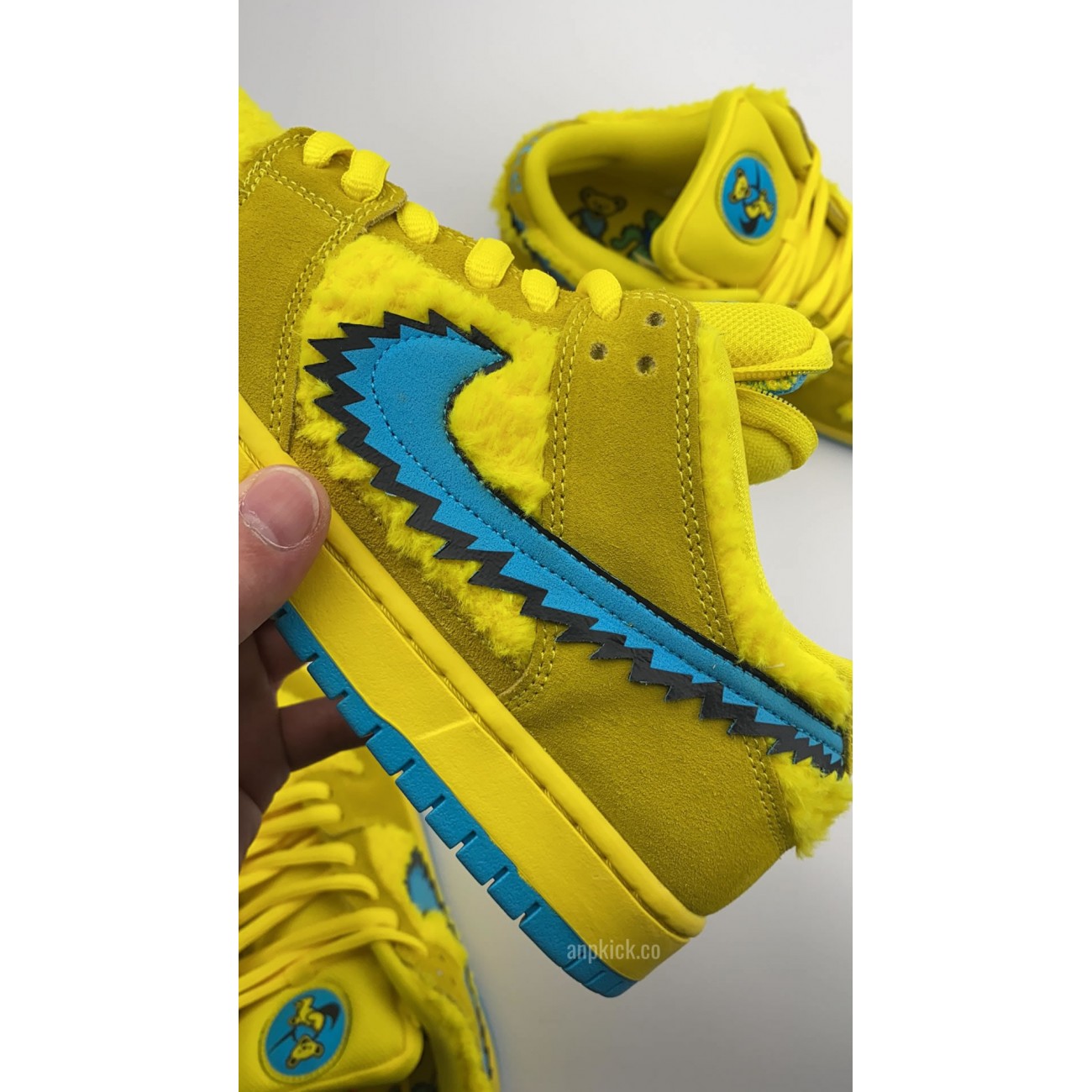 Grateful Dead Bears x Nike SB Dunk Low Yellow Bear CJ5378-700