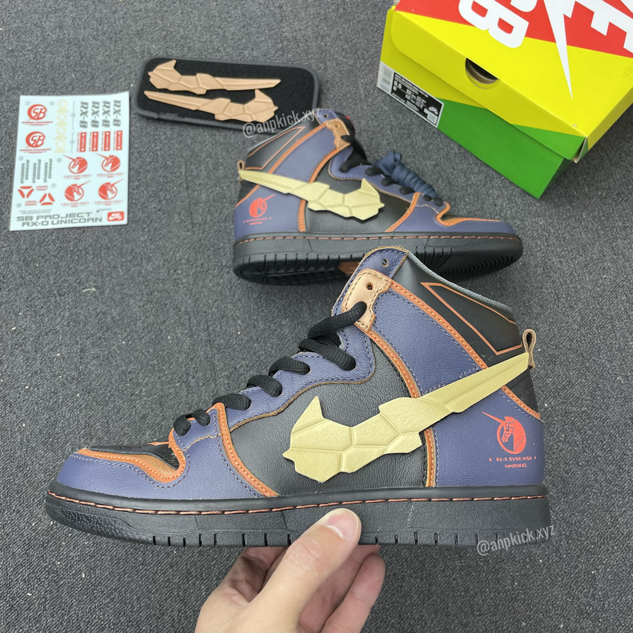 Gundam x Nike SB Dunk High Banshee DH7717-400