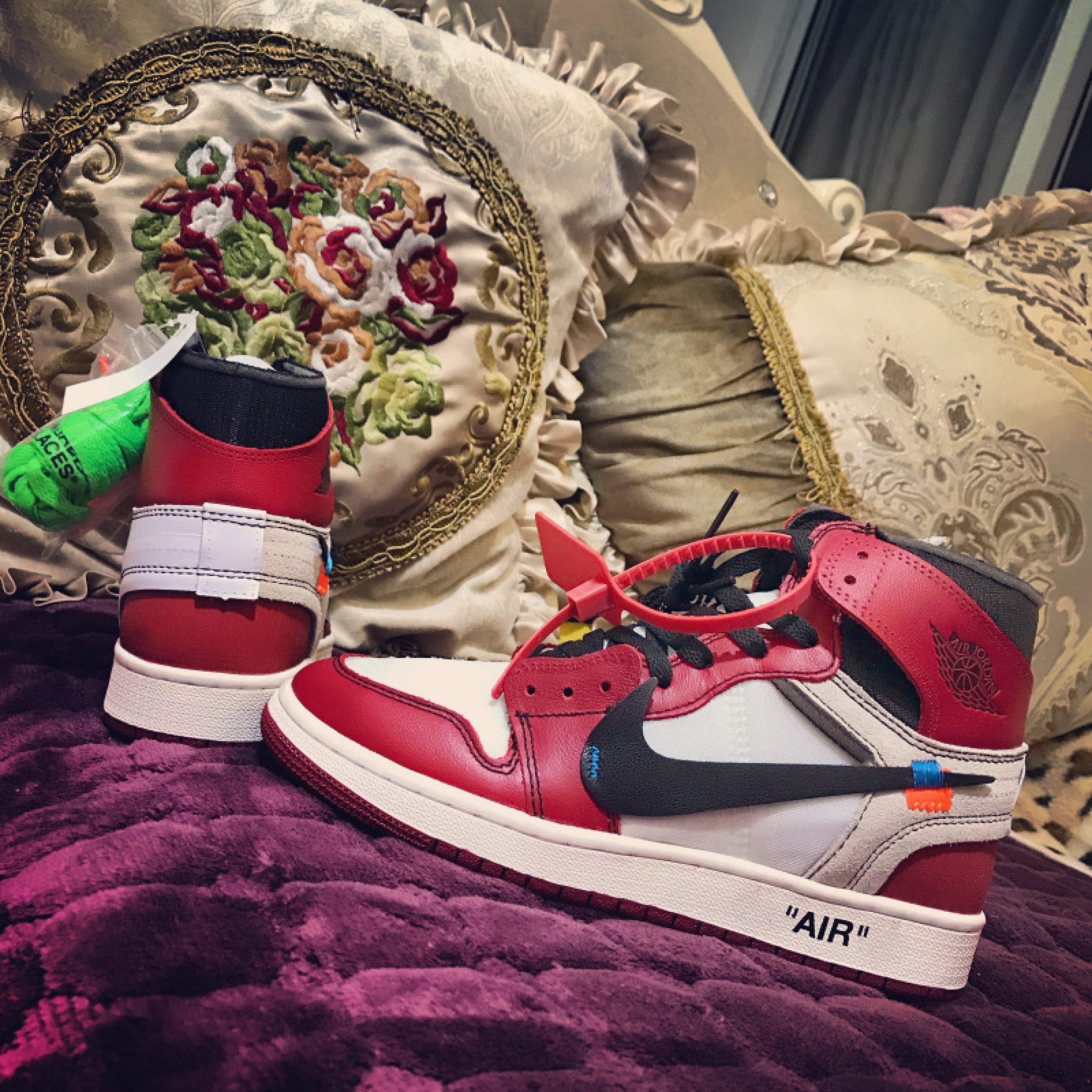 OFF-WHITE x Air Jordan 1 Chicago Mens GS AA3834-101