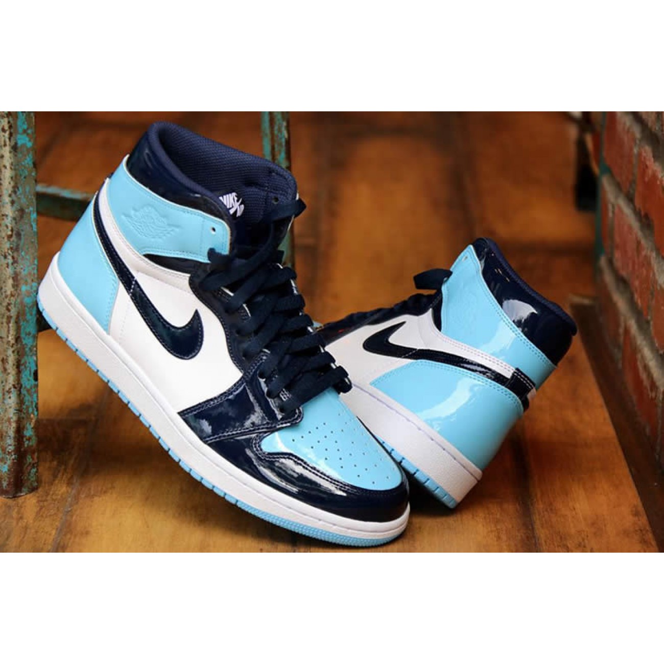 Air Jordan 1 Retro High OG UNC Patent Leather 2019 CD0461-401