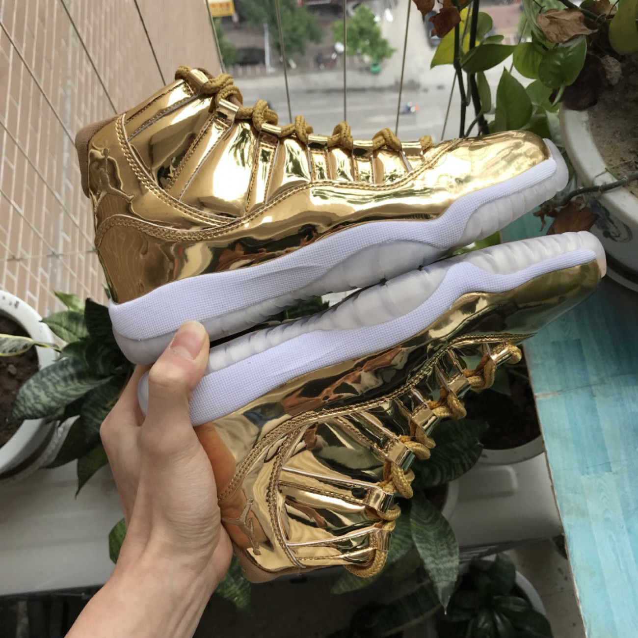 Air Jordan 11 Liquid Gold 378038-103