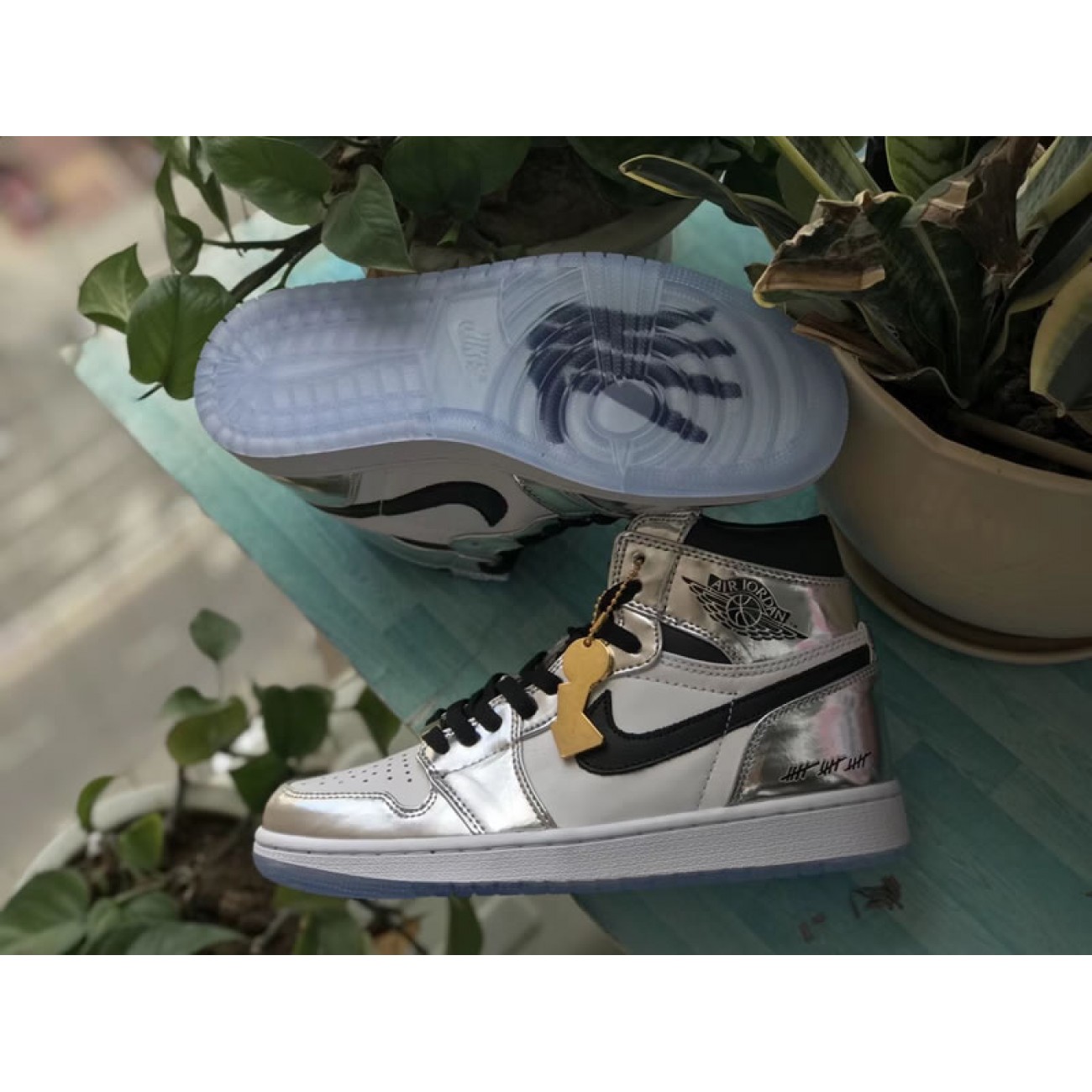 Air Jordan 1 High Think 1 Pass The Torch Kawhi Leonard AQ7476-016