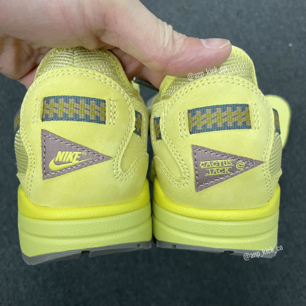 Travis Scott x Nike Air Max 1 Saturn Gold DO9392-700