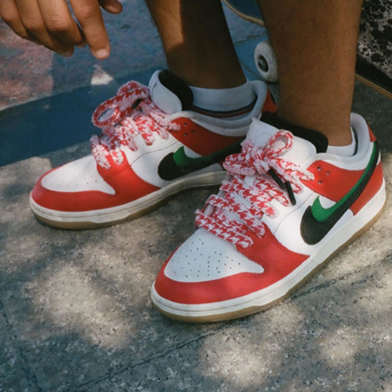 Frame Skate x Nike SB Dunk Low Habibi CT2550-600