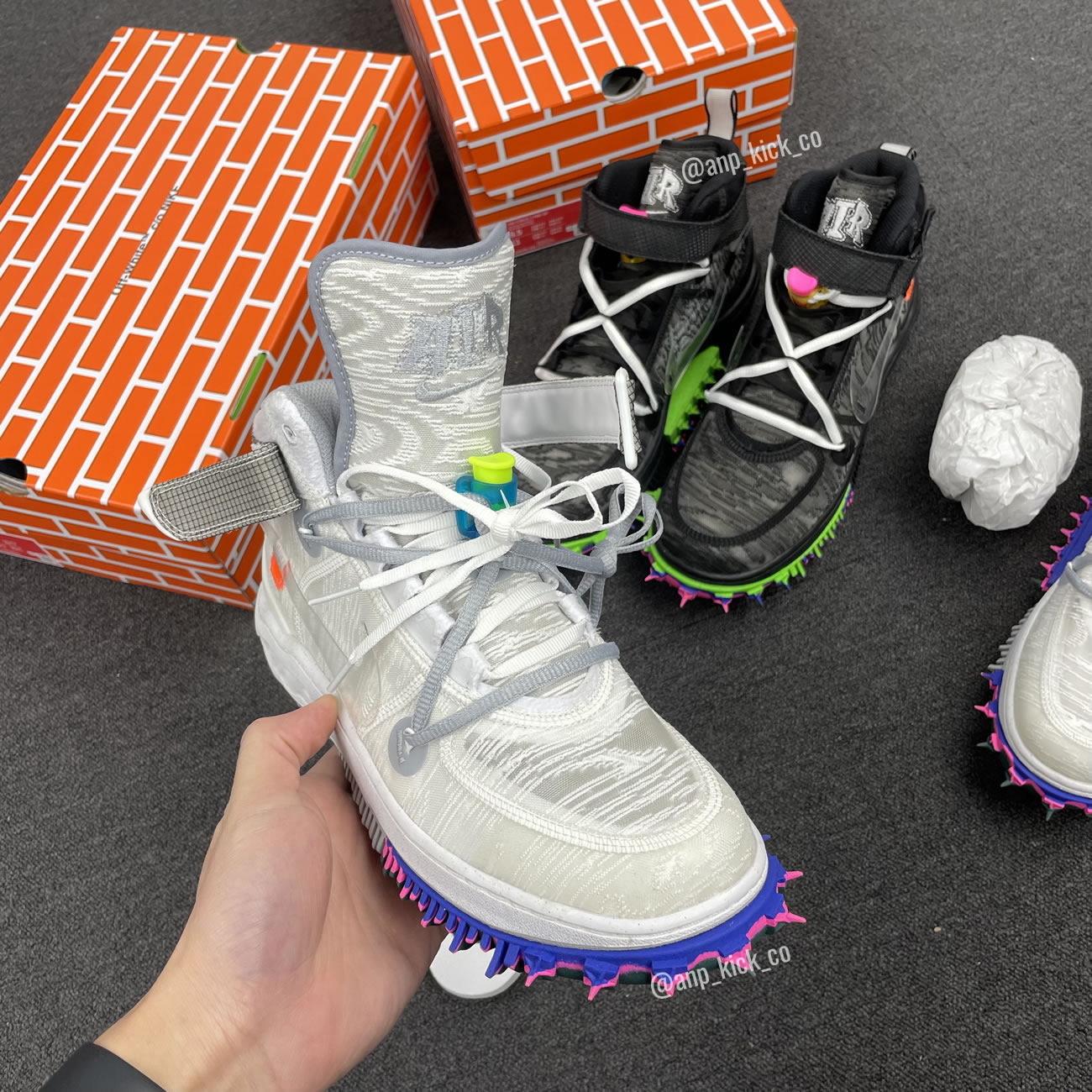 Off-White x Nike Air Force 1 Mid Black DO6290-001 White DO6290-100