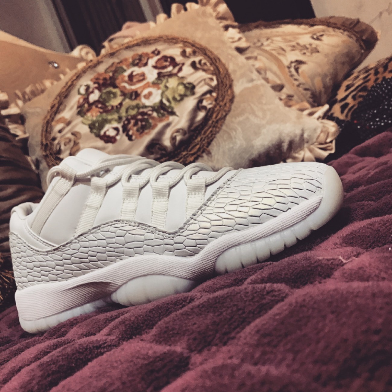 Air Jordan 11 Low GS Heiress White 897331-100