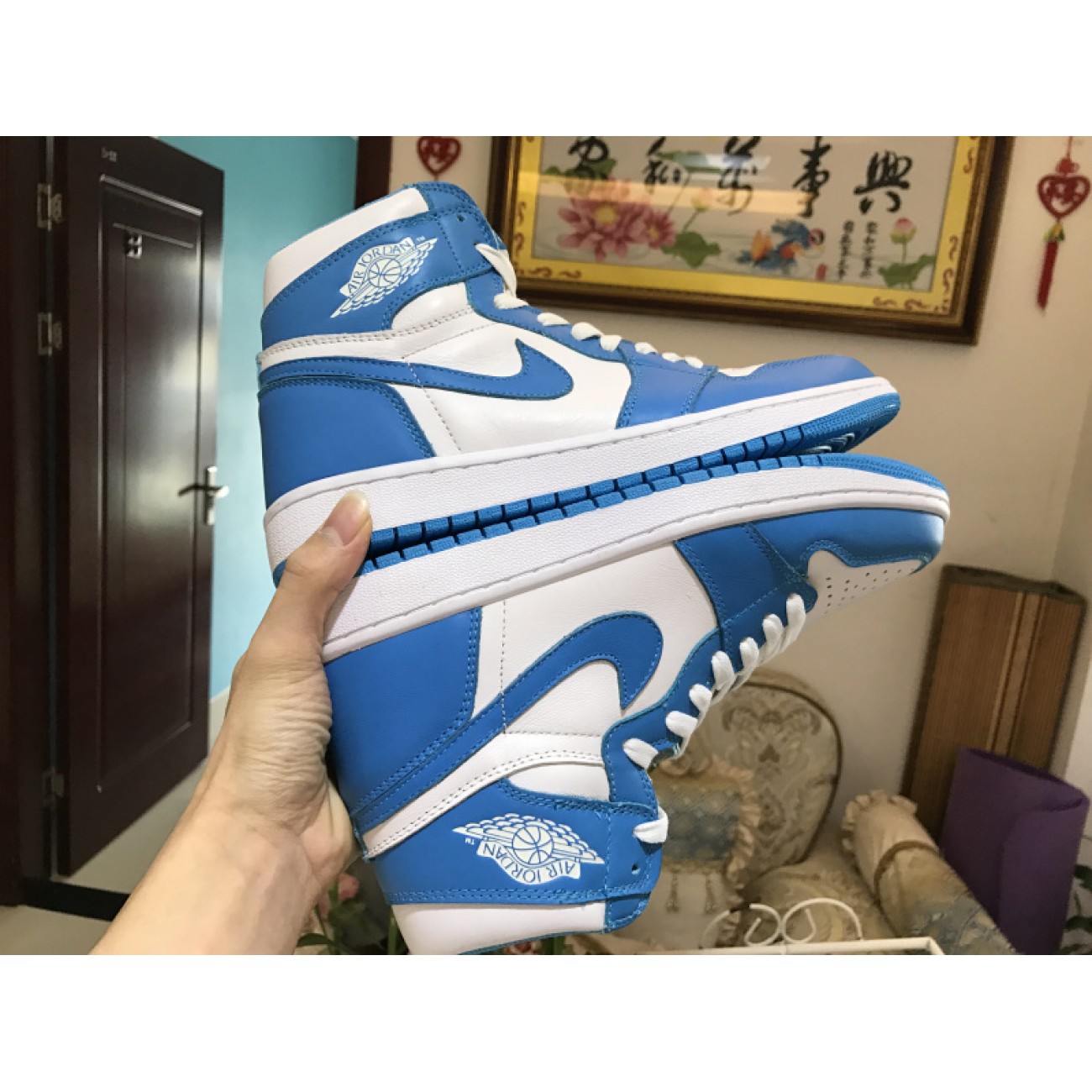 Air Jordan 1 High OG UNC 555088-117