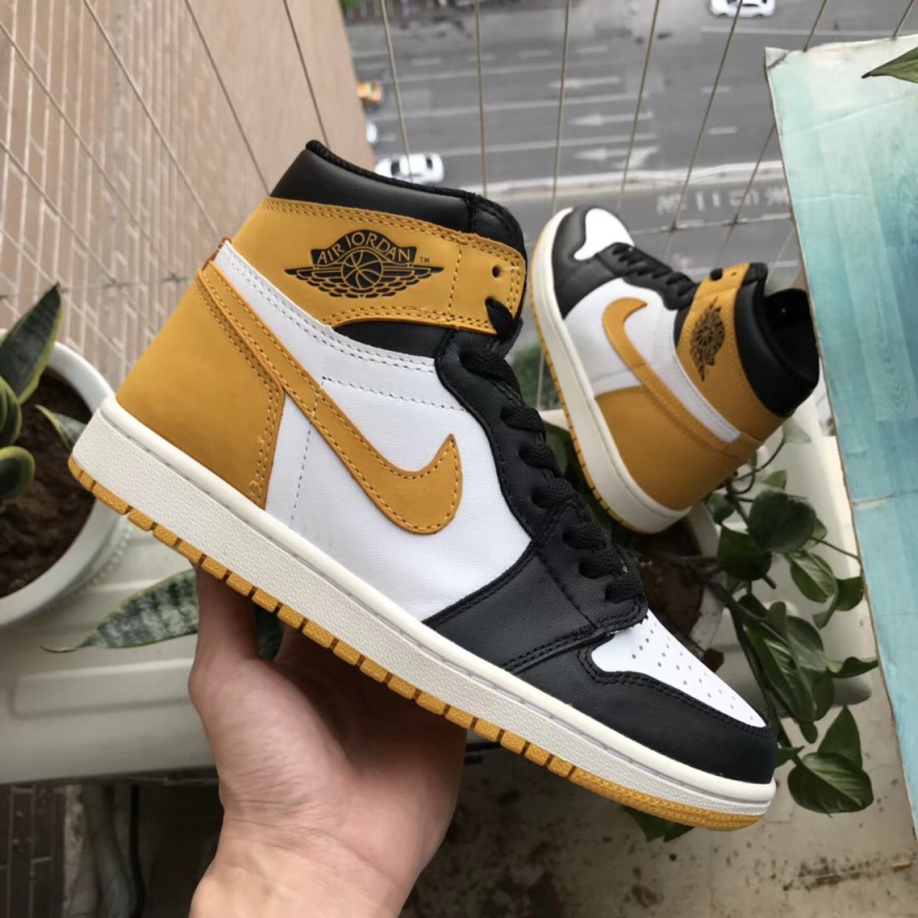 Air Jordan 1 Yellow Ochre Five MVP Awards AJ1 555088-109