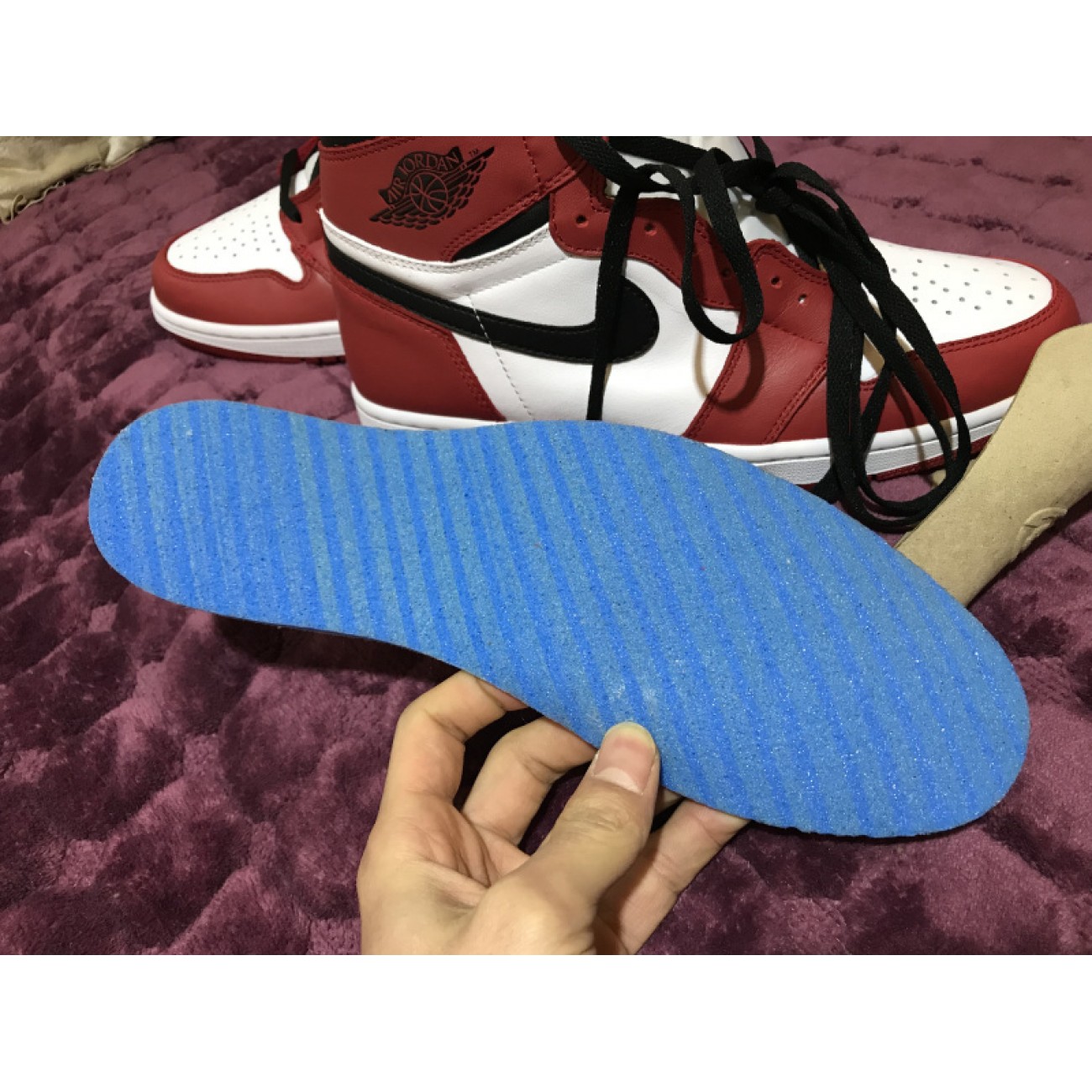 Air Jordan 1 Retro High OG Chicago 555088-101