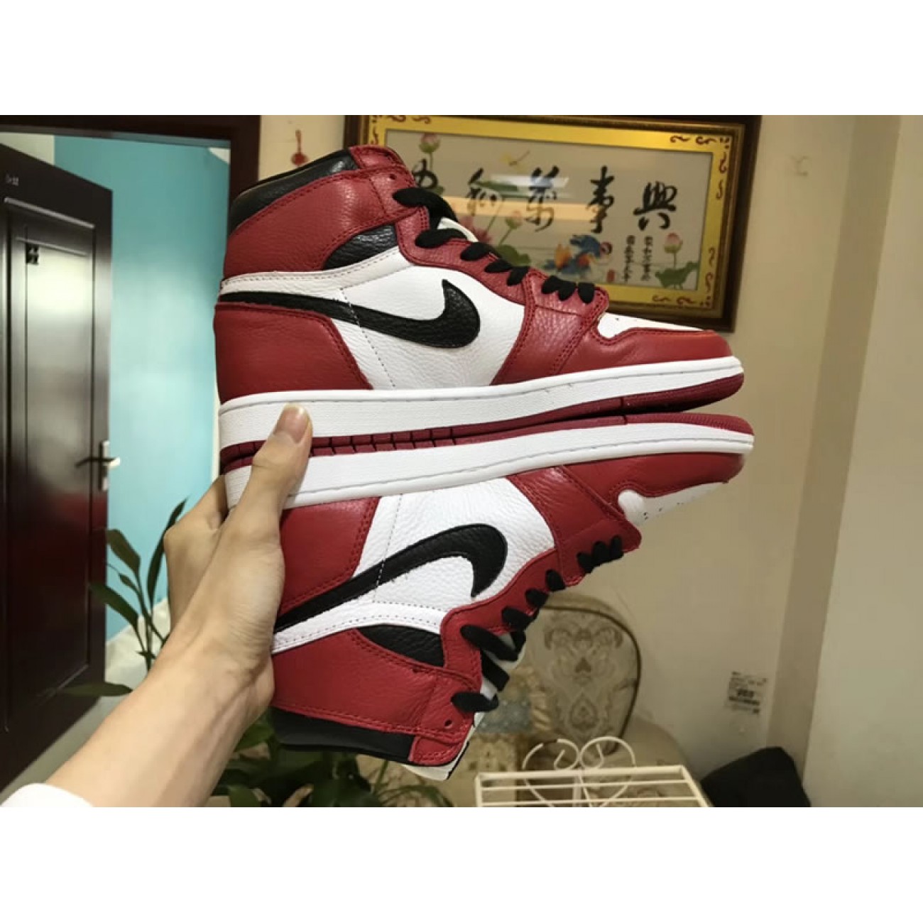 Air Jordan 1 Homage to Home 861428-061