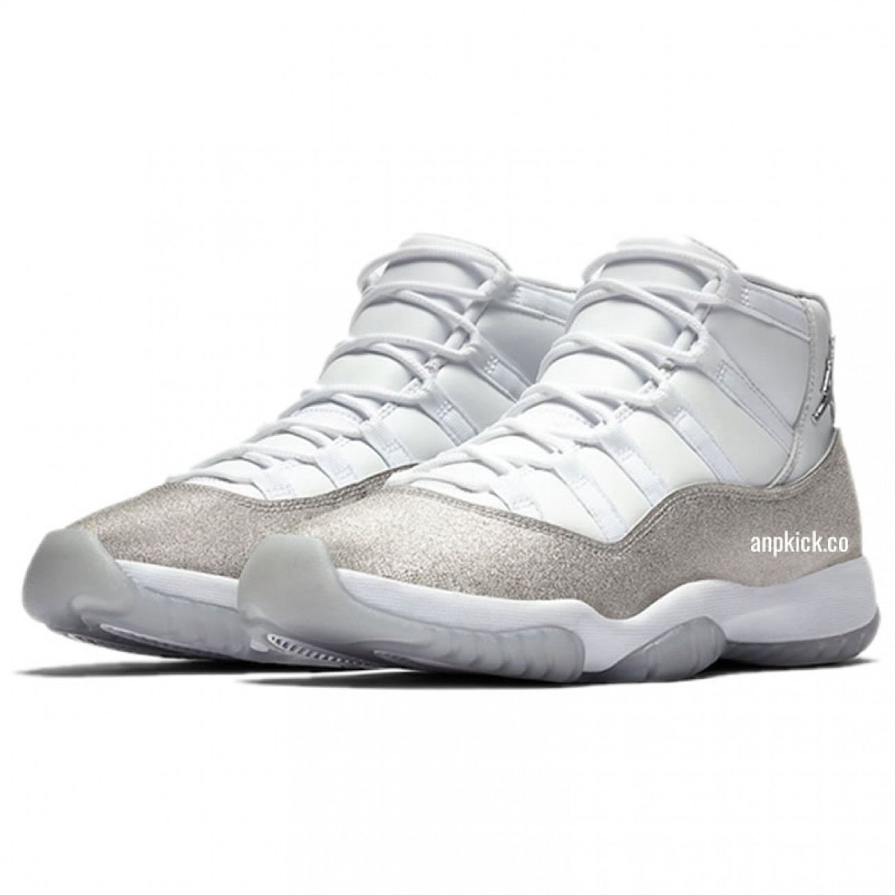 Air Jordan 11 Retro WMNS Metallic Silver-Vast Grey AR0715-100