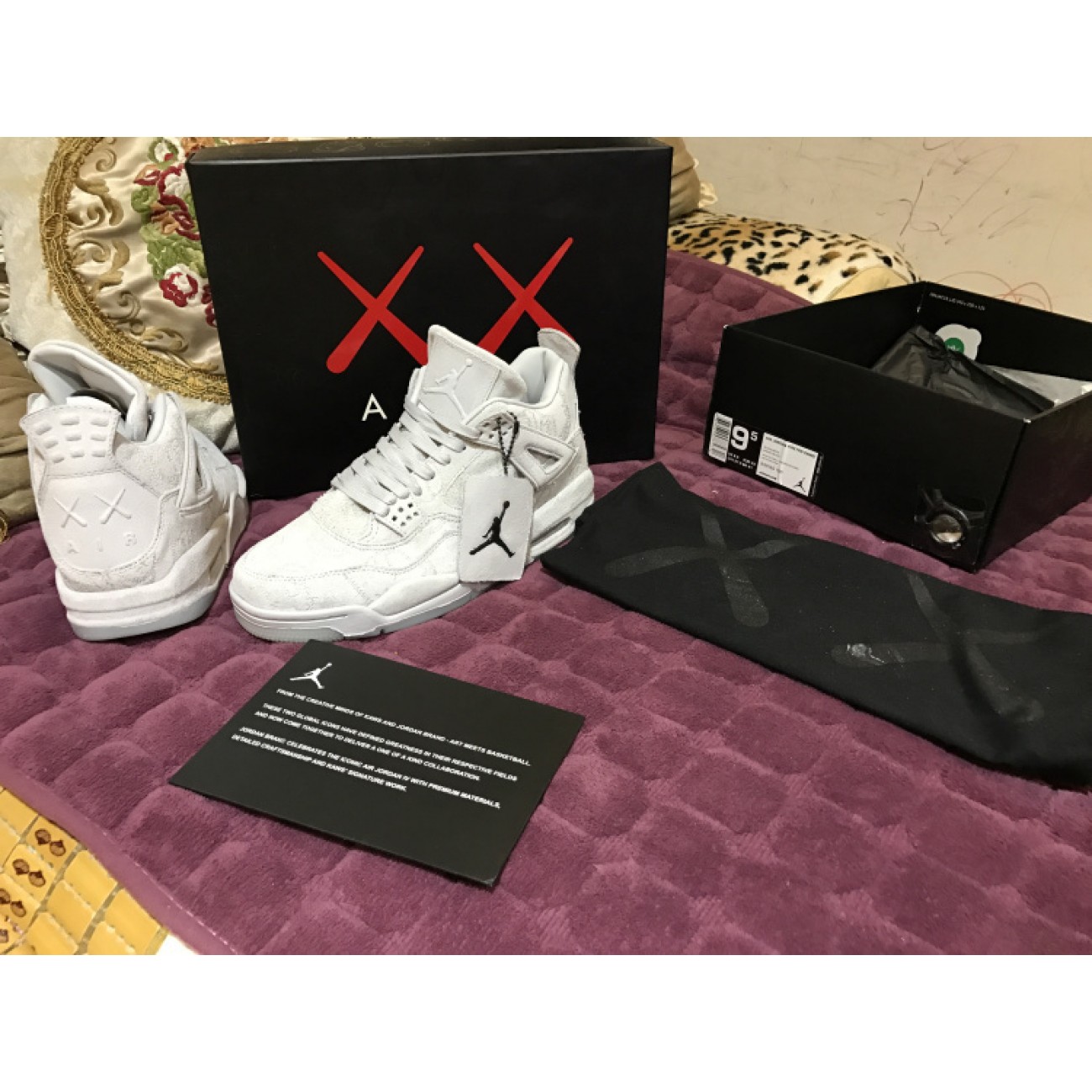 Air Jordan 4 x KAWS White 930155-100
